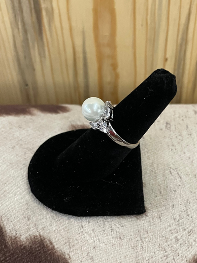 Large Pearl with Side Stones Ring