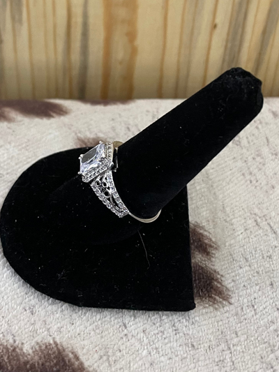 Large Square with Side Detail Ring